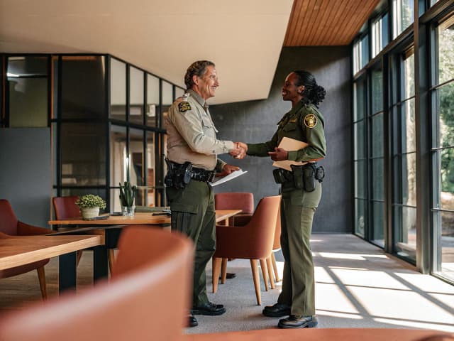 Image for Peace officers: tribal police pilot project.