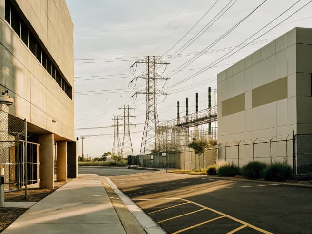 Image for Electrical corporations: data centers: report.