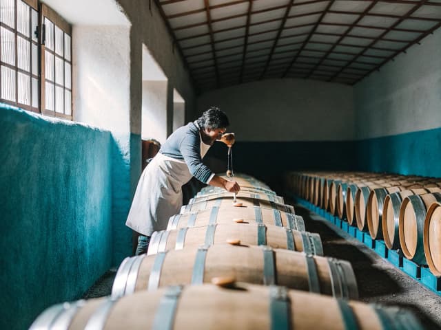 Image for Beverages: alcohol permits: container labeling.