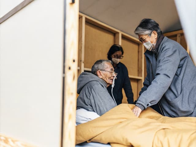 Image for Older adults: emergency shelters.