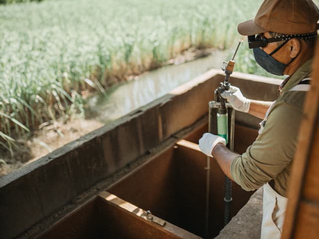 Image for Sustainable groundwater management: basin boundaries.